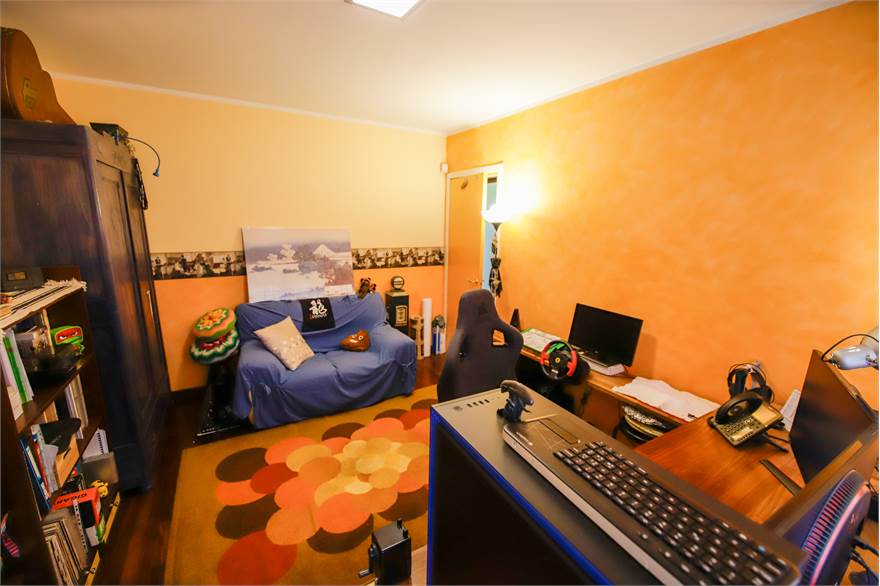 Photo 33